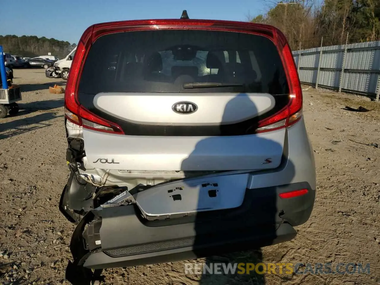 6 fotografías del automóvil dañado KNDJ23AU6L7057154 KIA SOUL 2020