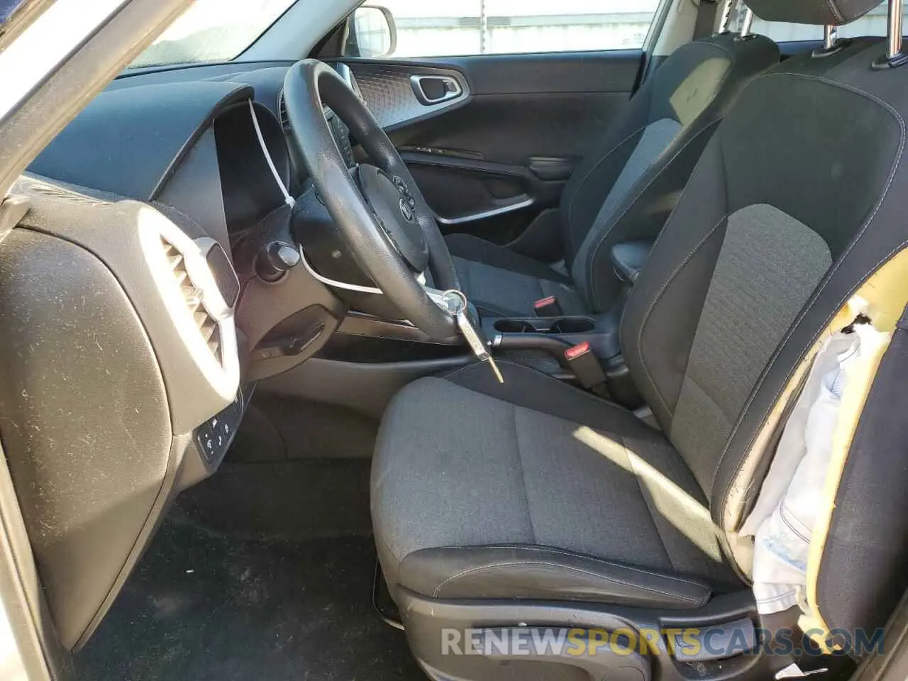 7 fotografías del automóvil dañado KNDJ23AU6L7057154 KIA SOUL 2020