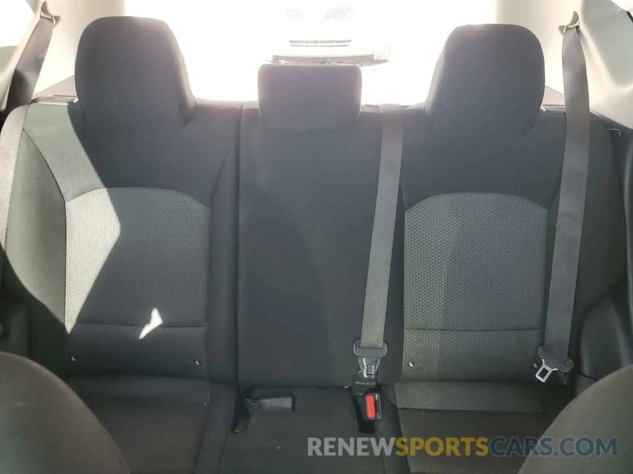 10 fotografías del automóvil dañado KNDJ23AU6L7071393 KIA SOUL 2020