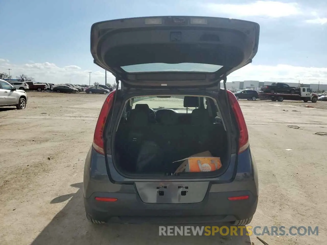 6 fotografías del automóvil dañado KNDJ23AU6L7071393 KIA SOUL 2020