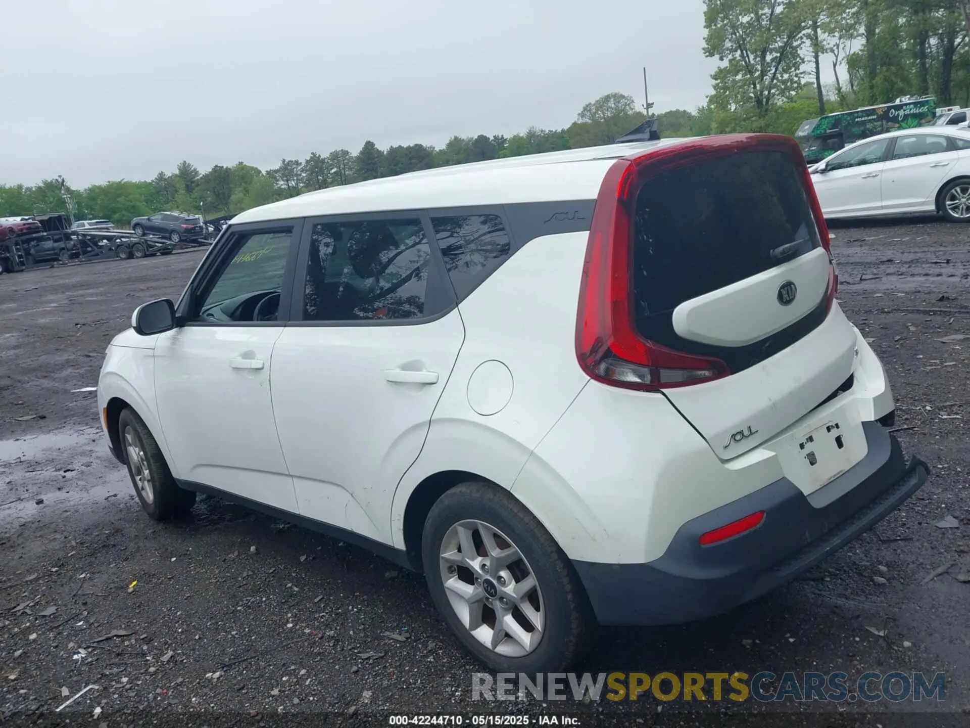 14 fotografías del automóvil dañado KNDJ23AU6L7083270 KIA SOUL 2020