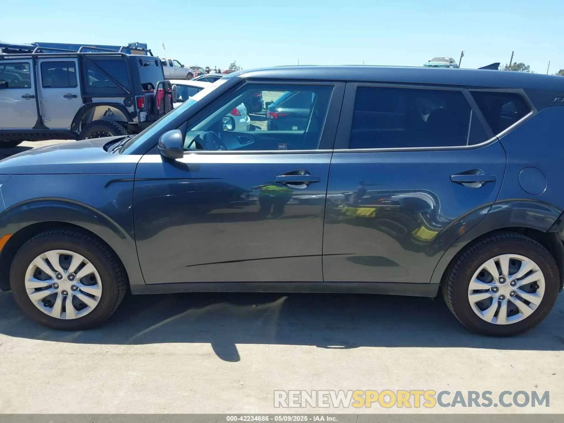 15 fotografías del automóvil dañado KNDJ23AU6L7090266 KIA SOUL 2020