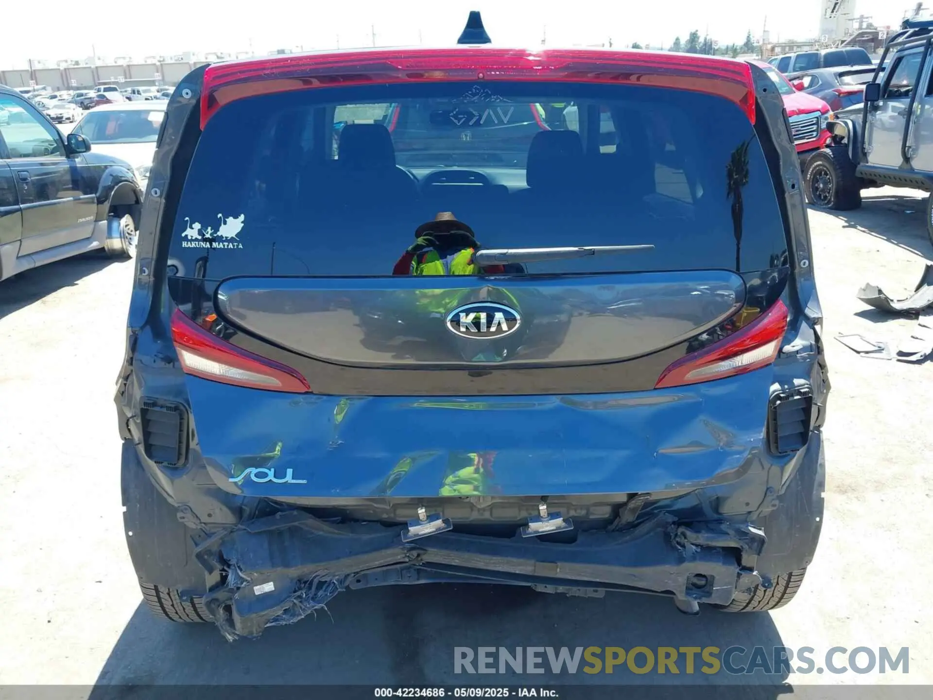 17 fotografías del automóvil dañado KNDJ23AU6L7090266 KIA SOUL 2020