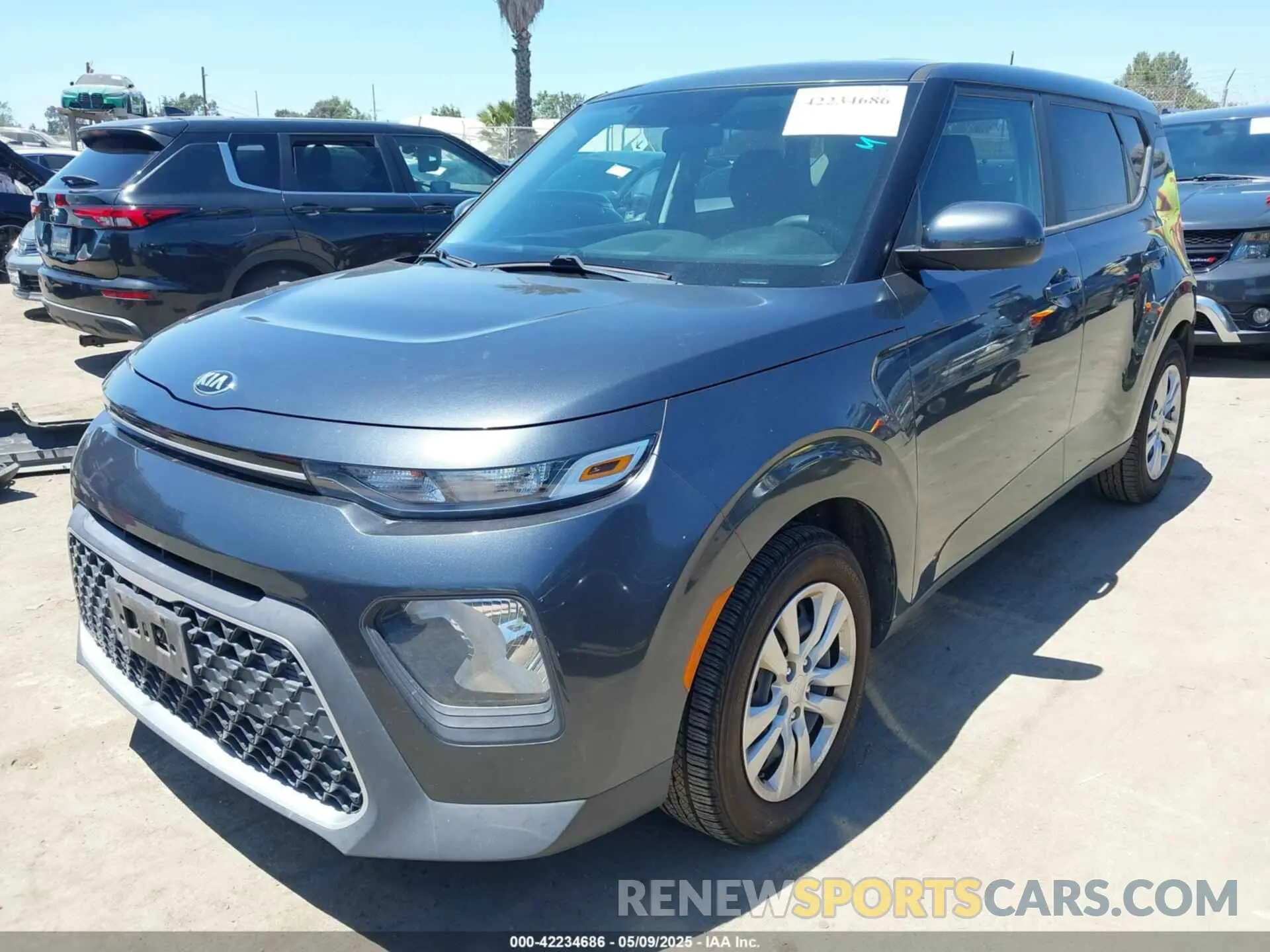 2 fotografías del automóvil dañado KNDJ23AU6L7090266 KIA SOUL 2020