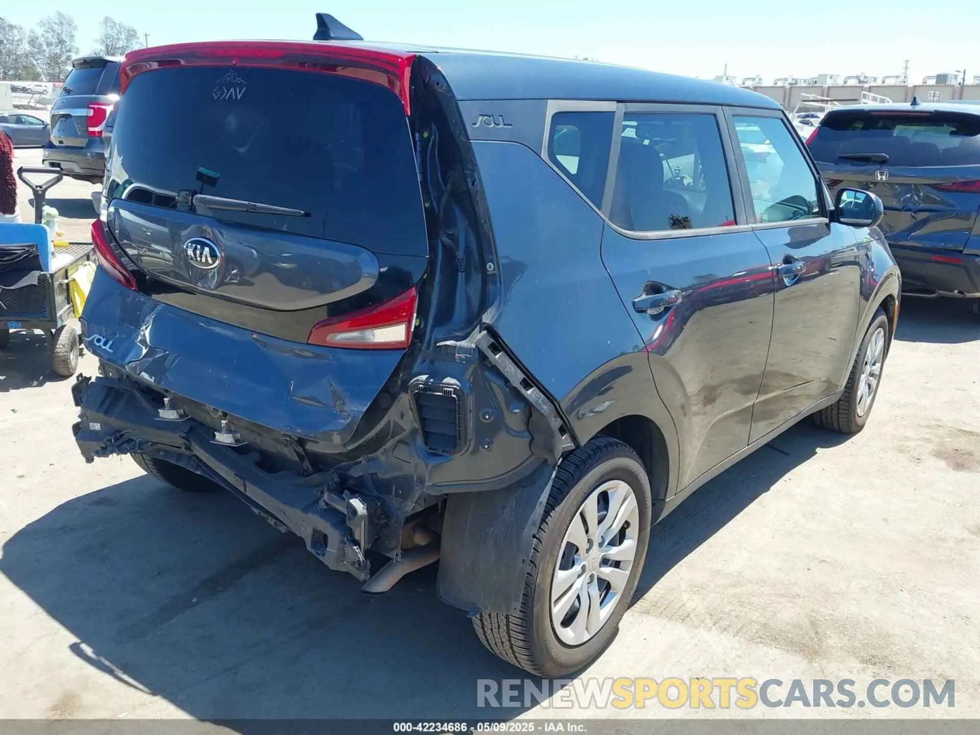 4 fotografías del automóvil dañado KNDJ23AU6L7090266 KIA SOUL 2020