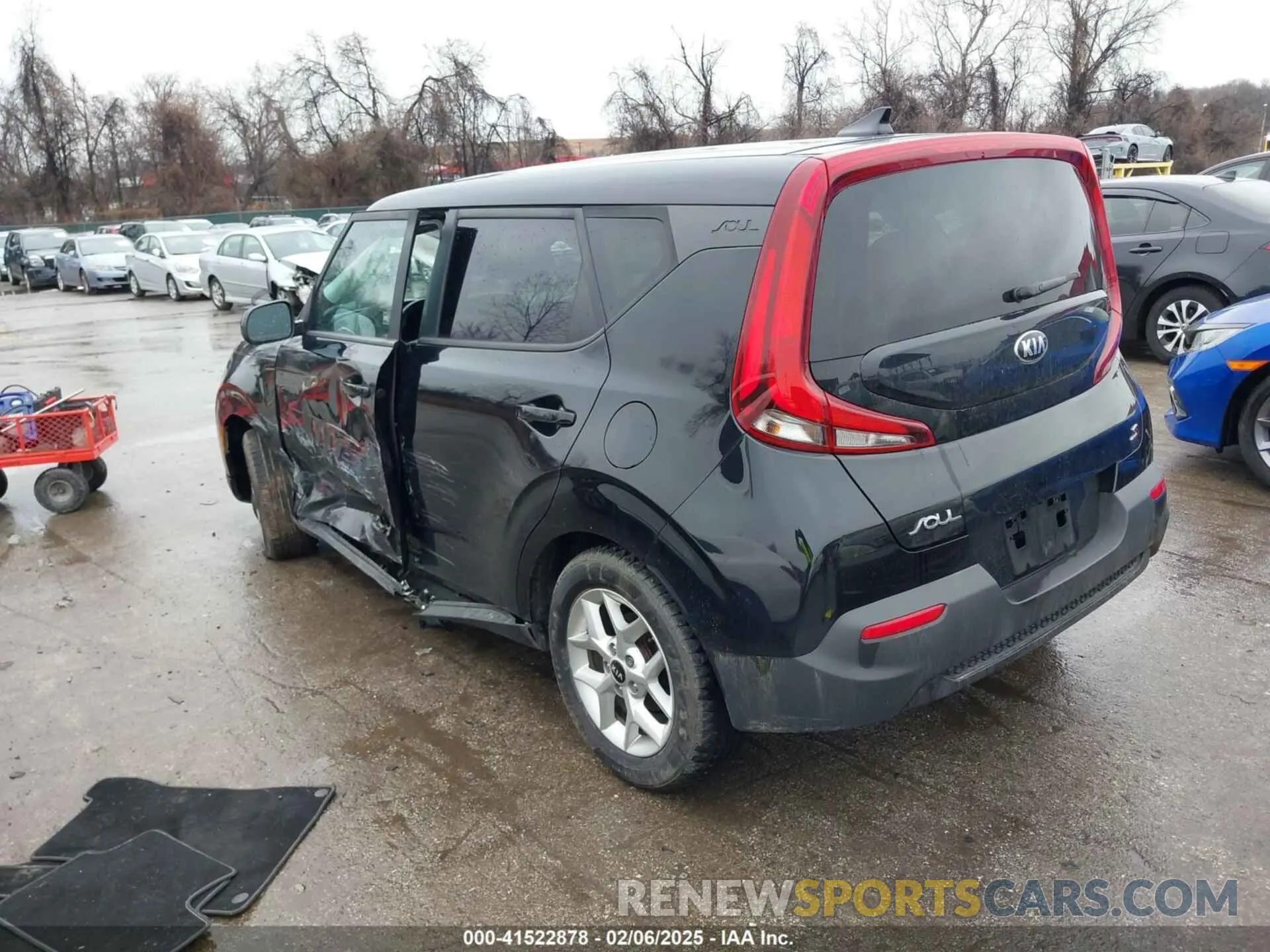 3 fotografías del automóvil dañado KNDJ23AU6L7121354 KIA SOUL 2020