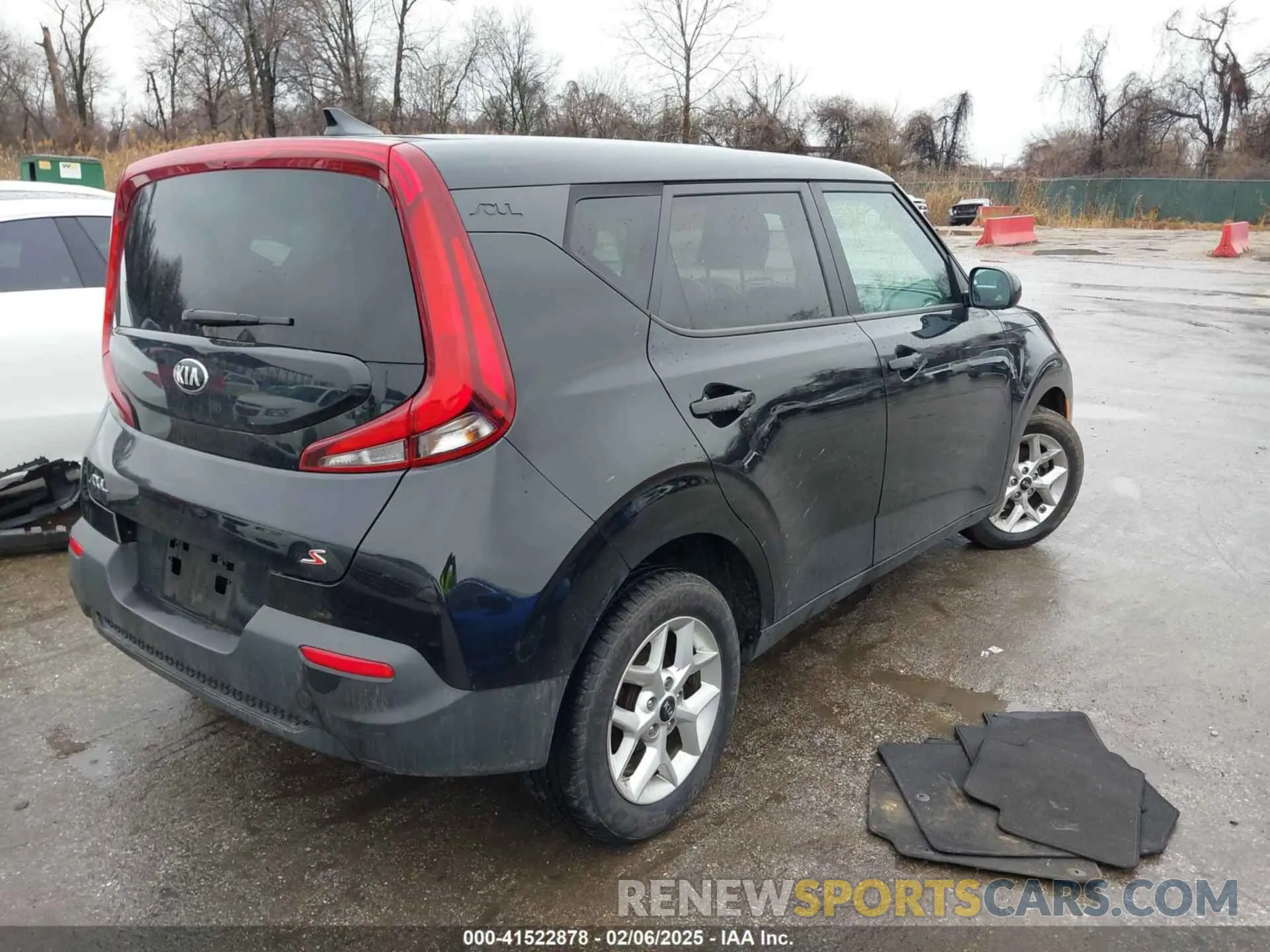 4 fotografías del automóvil dañado KNDJ23AU6L7121354 KIA SOUL 2020