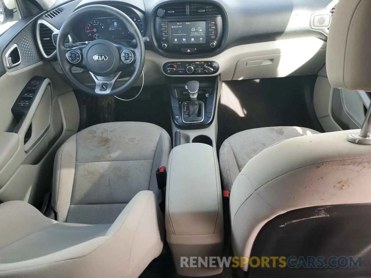 8 fotografías del automóvil dañado KNDJ23AU6L7705754 KIA SOUL 2020