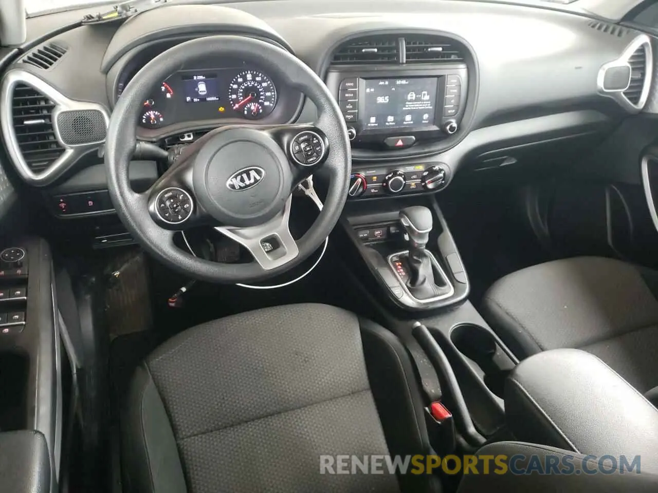 8 fotografías del automóvil dañado KNDJ23AU6L7714745 KIA SOUL 2020