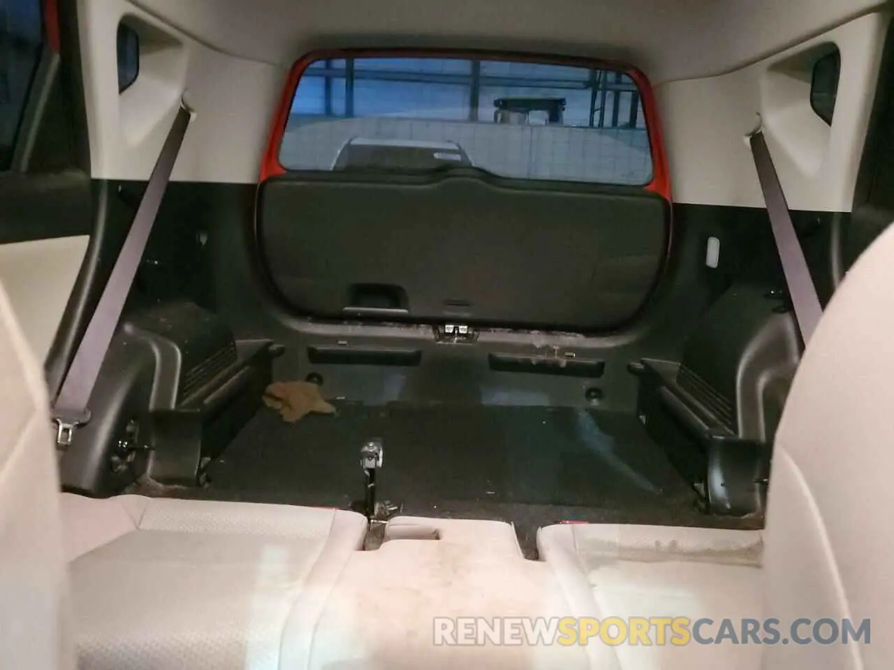 10 fotografías del automóvil dañado KNDJ23AU6L7723297 KIA SOUL 2020