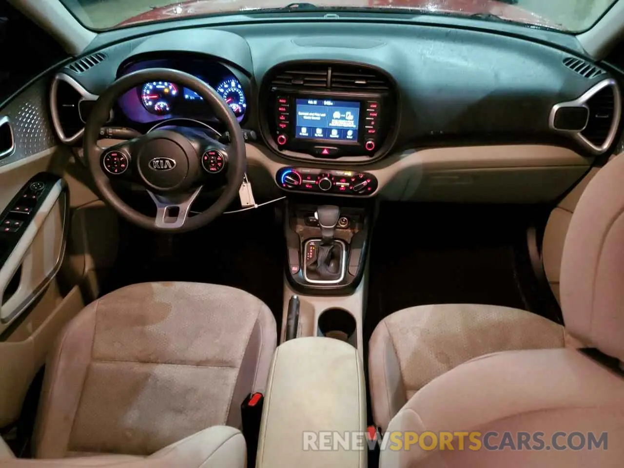 8 fotografías del automóvil dañado KNDJ23AU6L7723297 KIA SOUL 2020