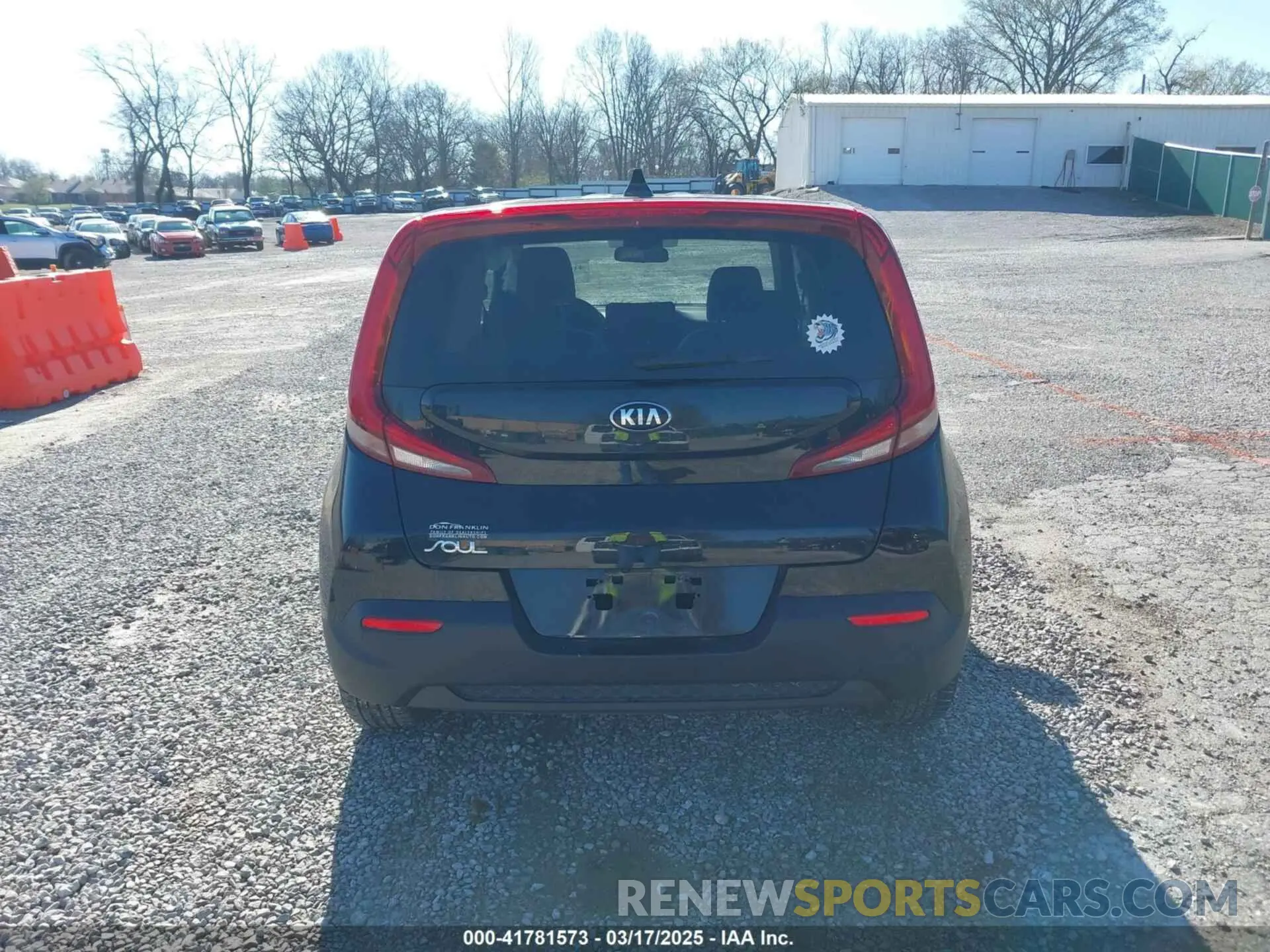 16 fotografías del automóvil dañado KNDJ23AU6L7724711 KIA SOUL 2020