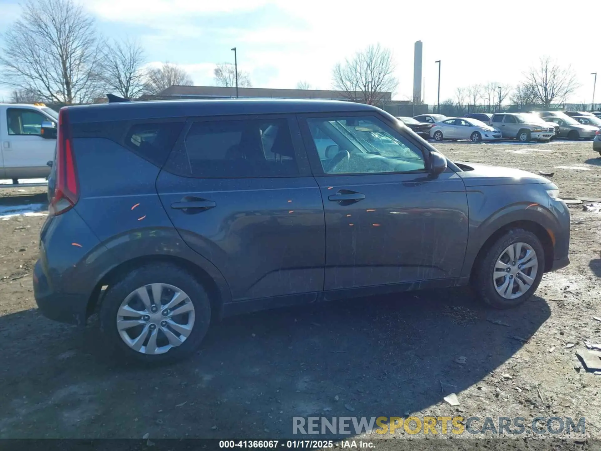 12 fotografías del automóvil dañado KNDJ23AU6L7731948 KIA SOUL 2020