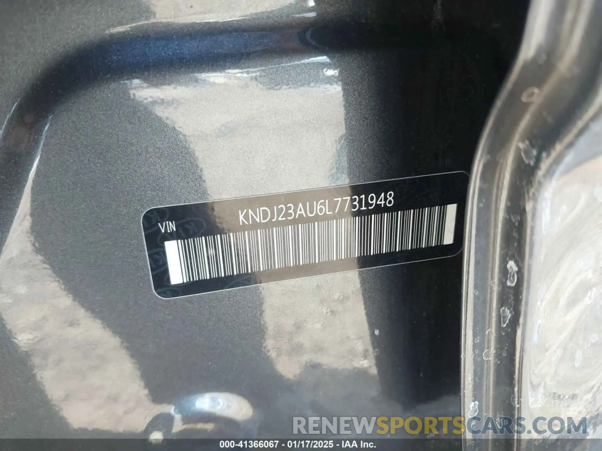 9 fotografías del automóvil dañado KNDJ23AU6L7731948 KIA SOUL 2020