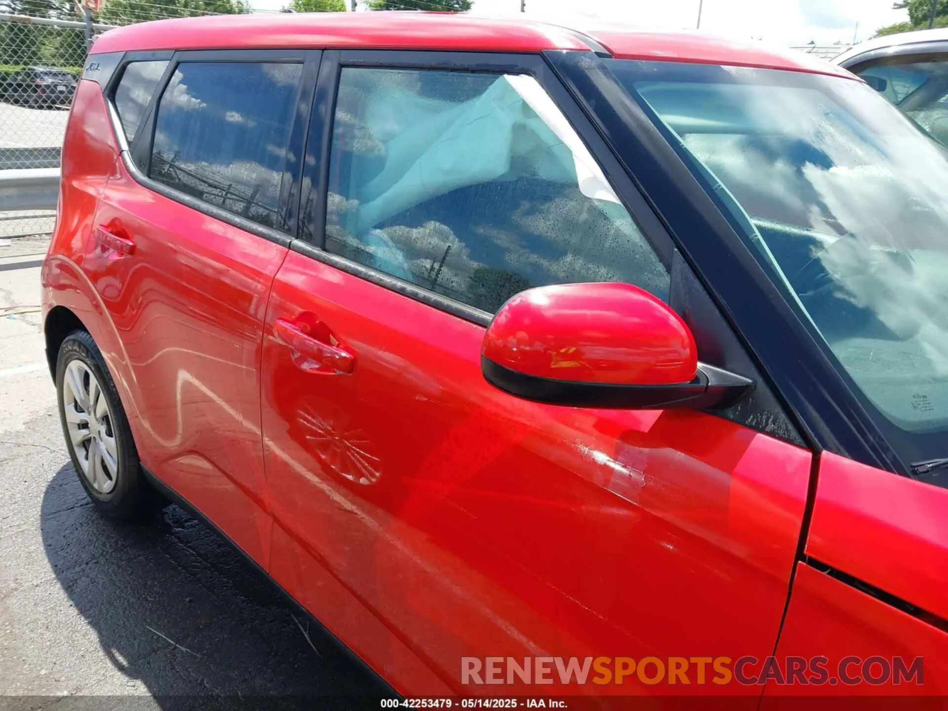 13 fotografías del automóvil dañado KNDJ23AU7L7041206 KIA SOUL 2020