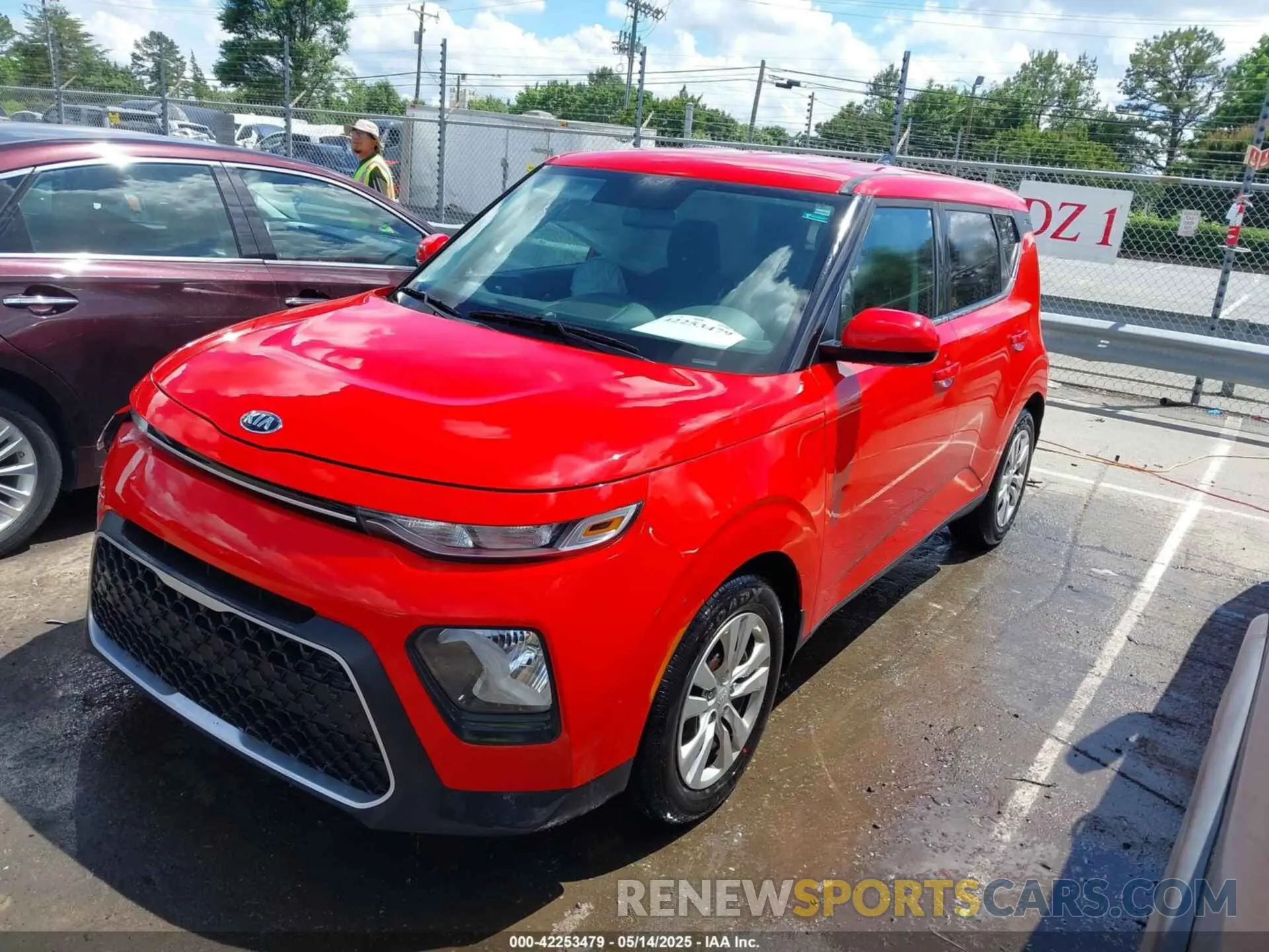 2 fotografías del automóvil dañado KNDJ23AU7L7041206 KIA SOUL 2020