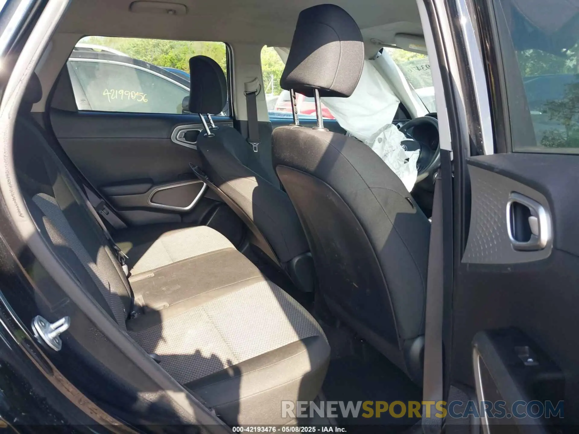 8 fotografías del automóvil dañado KNDJ23AU7L7045790 KIA SOUL 2020