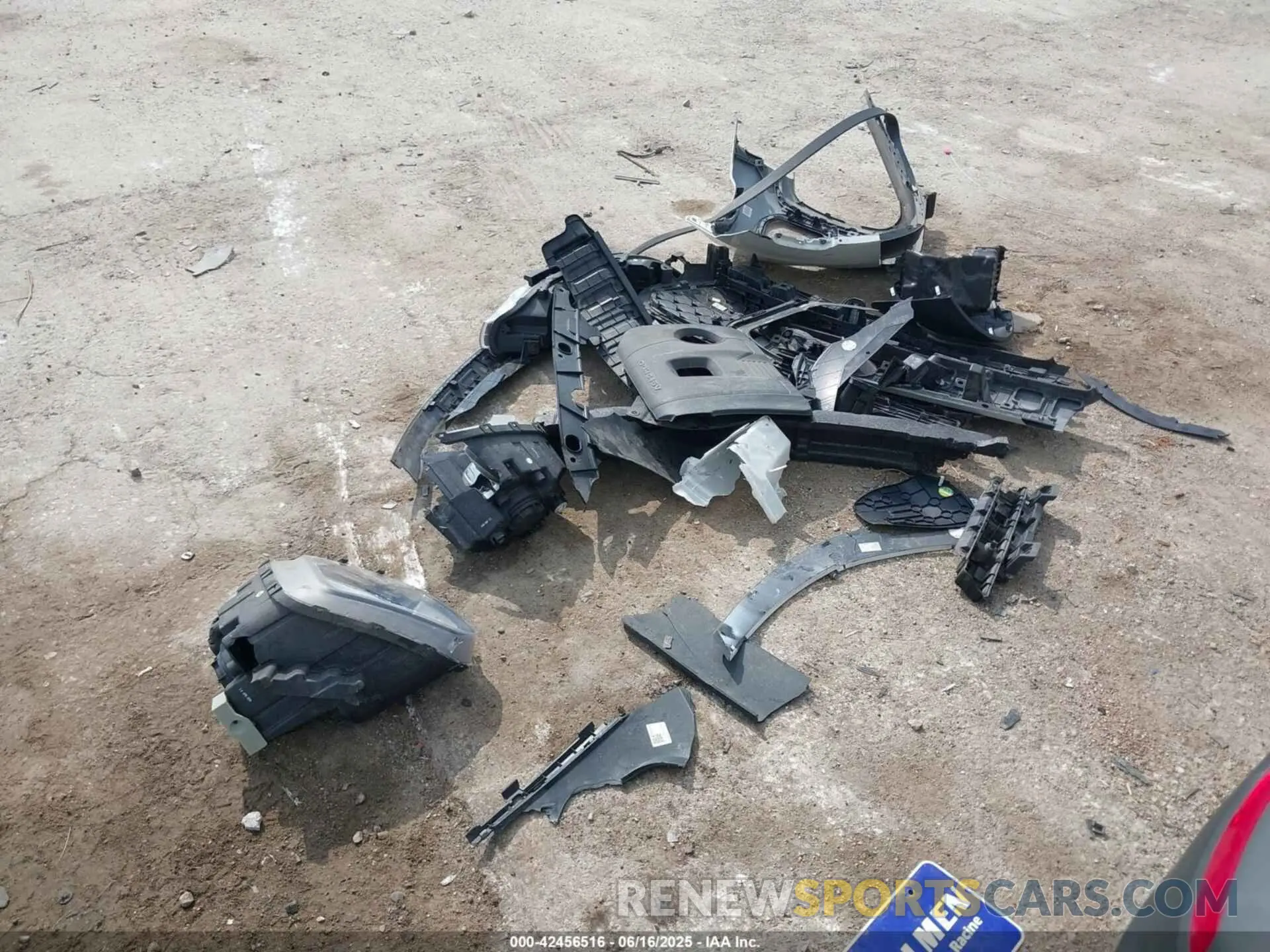 12 fotografías del automóvil dañado KNDJ23AU7L7057700 KIA SOUL 2020