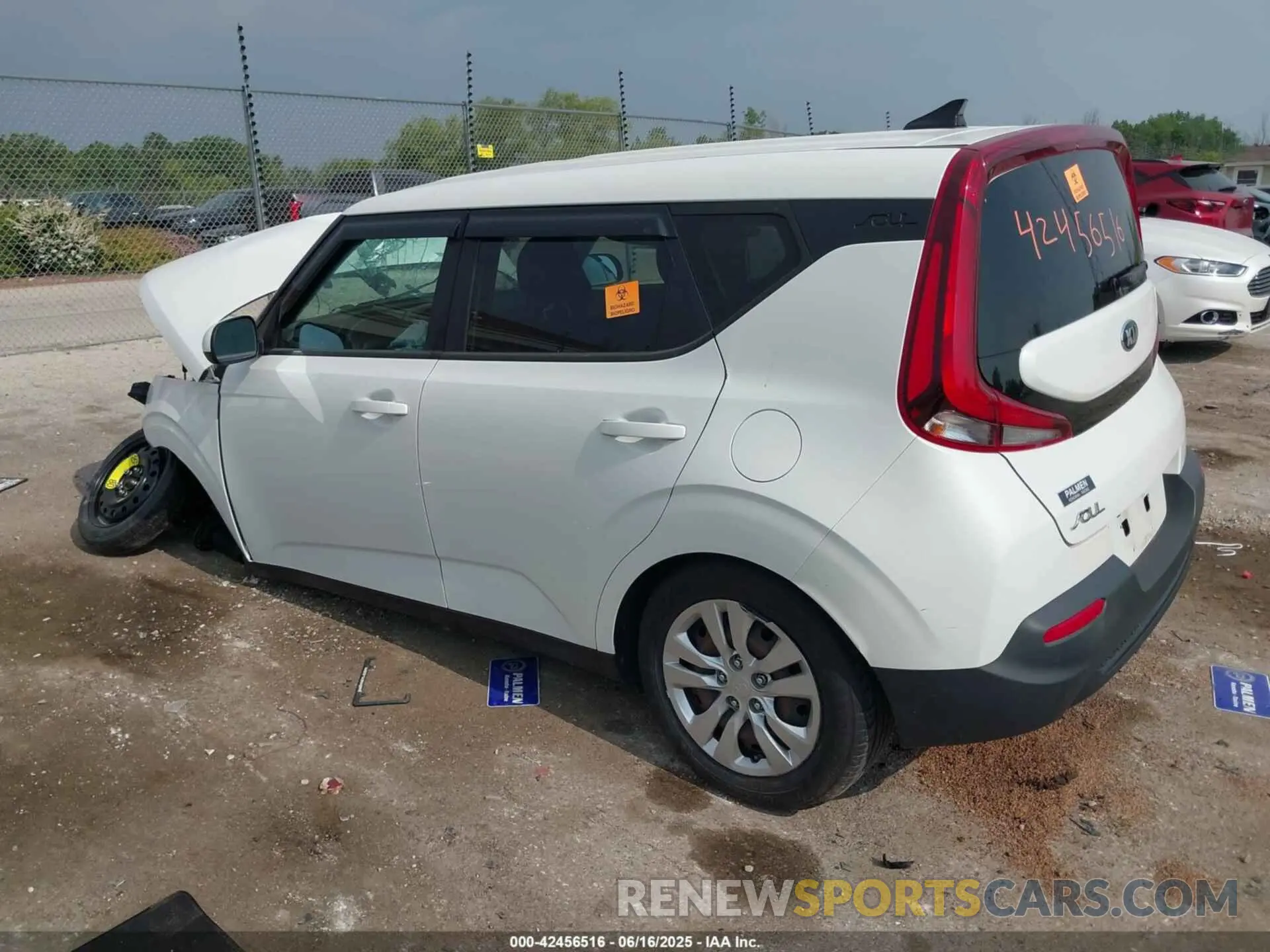 3 fotografías del automóvil dañado KNDJ23AU7L7057700 KIA SOUL 2020