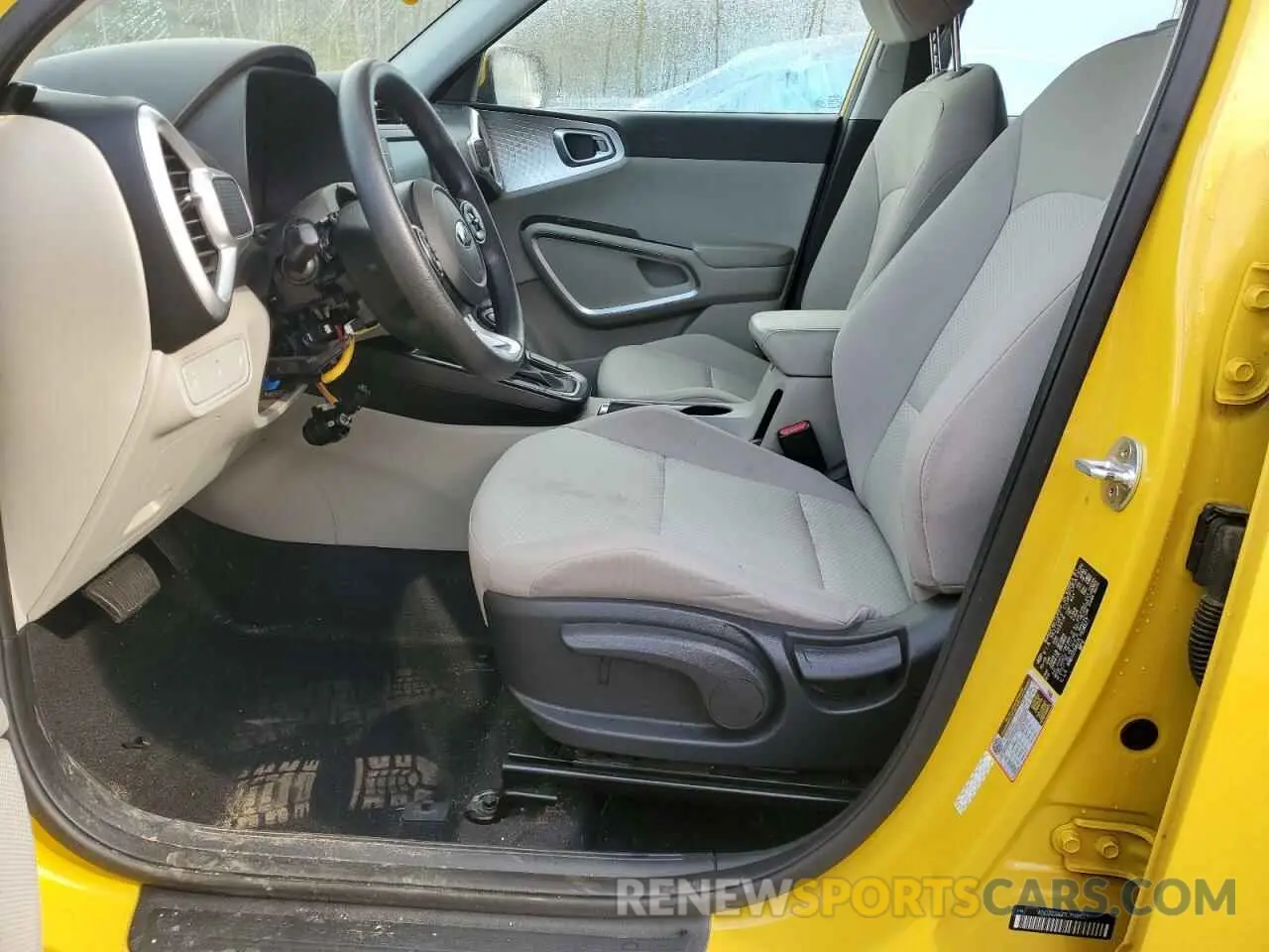 7 fotografías del automóvil dañado KNDJ23AU7L7108127 KIA SOUL 2020