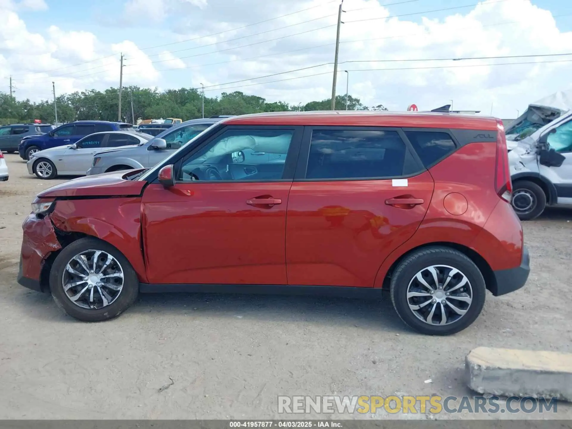 14 fotografías del automóvil dañado KNDJ23AU7L7119368 KIA SOUL 2020