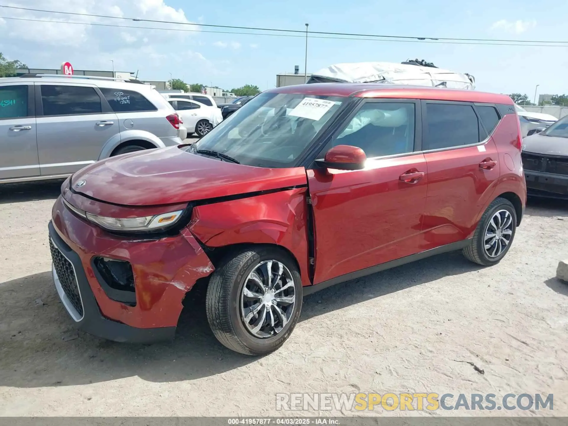 2 fotografías del automóvil dañado KNDJ23AU7L7119368 KIA SOUL 2020