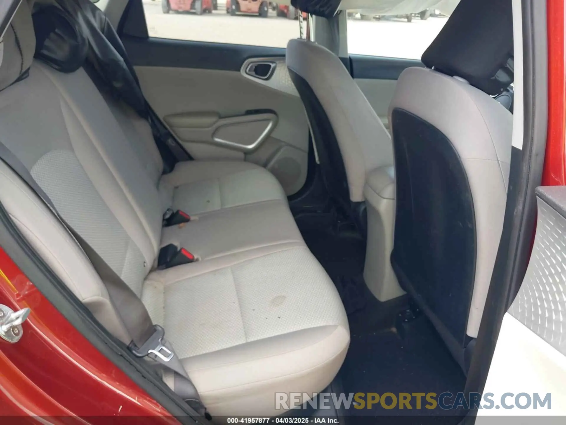 8 fotografías del automóvil dañado KNDJ23AU7L7119368 KIA SOUL 2020
