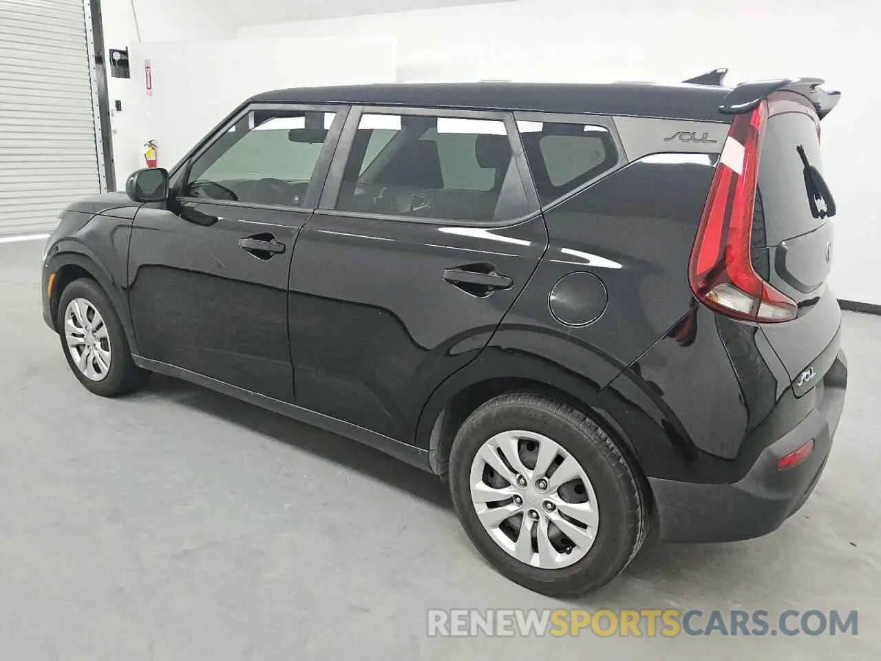 2 fotografías del automóvil dañado KNDJ23AU7L7714091 KIA SOUL 2020
