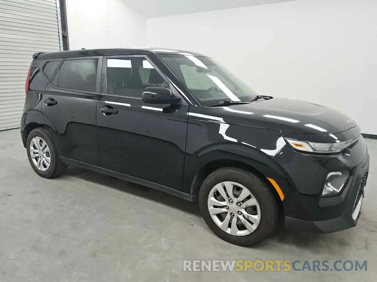 4 fotografías del automóvil dañado KNDJ23AU7L7714091 KIA SOUL 2020