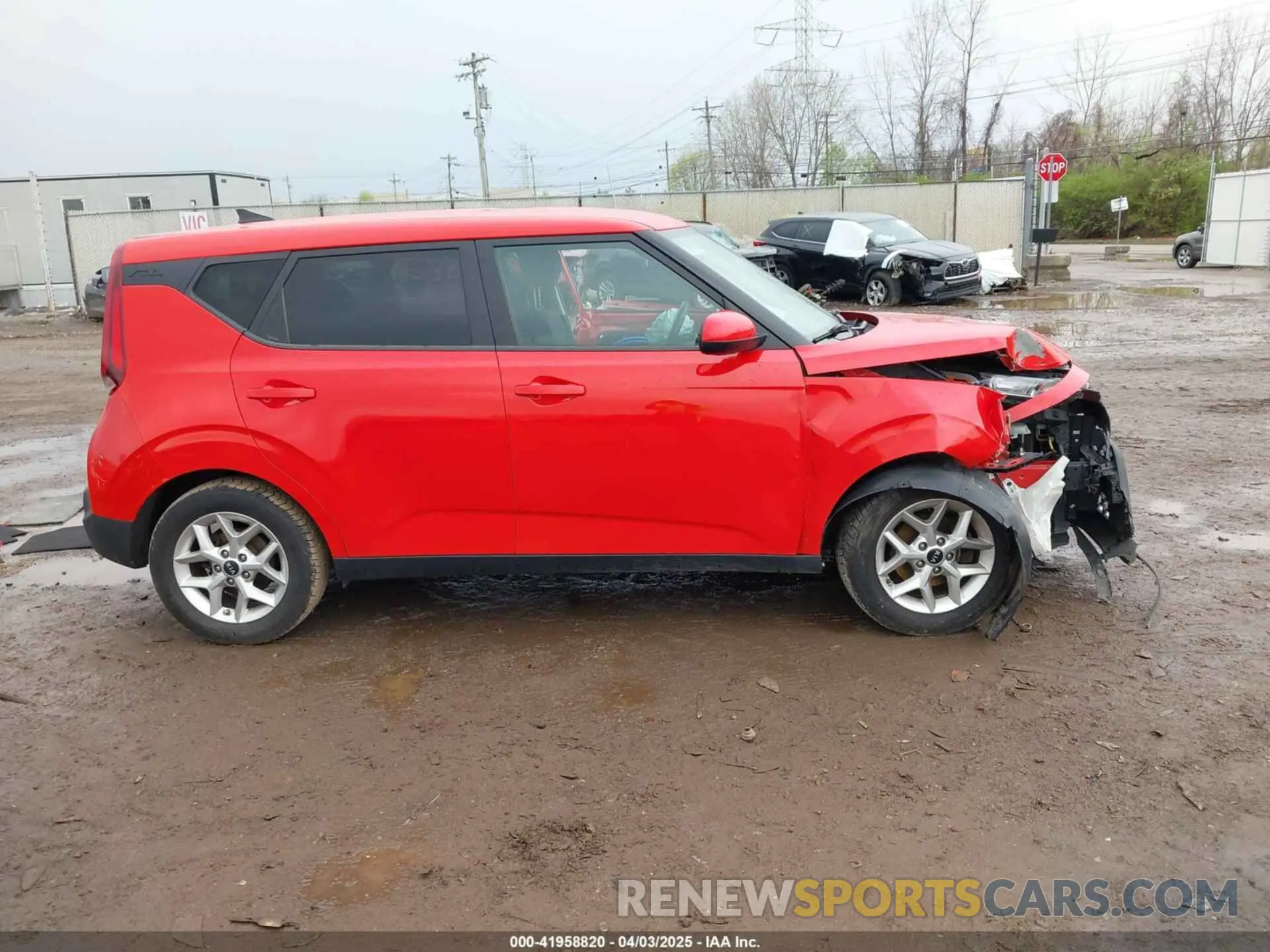 14 fotografías del automóvil dañado KNDJ23AU8L7002091 KIA SOUL 2020