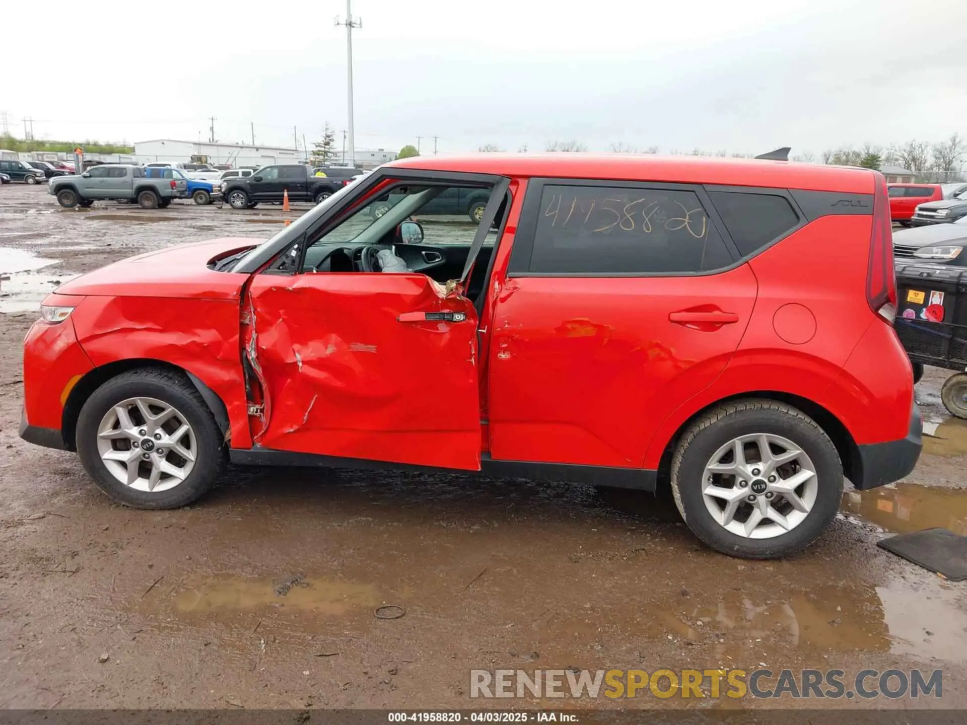 15 fotografías del automóvil dañado KNDJ23AU8L7002091 KIA SOUL 2020