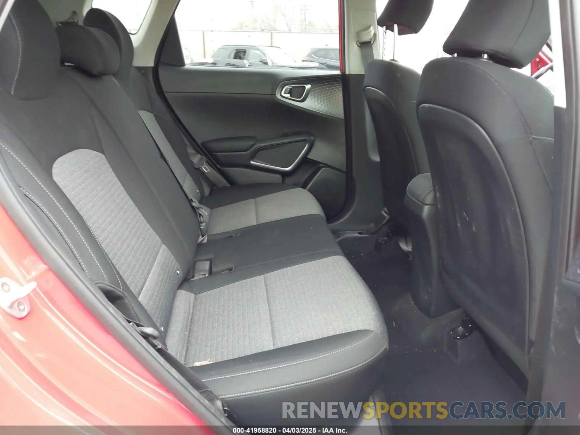 8 fotografías del automóvil dañado KNDJ23AU8L7002091 KIA SOUL 2020