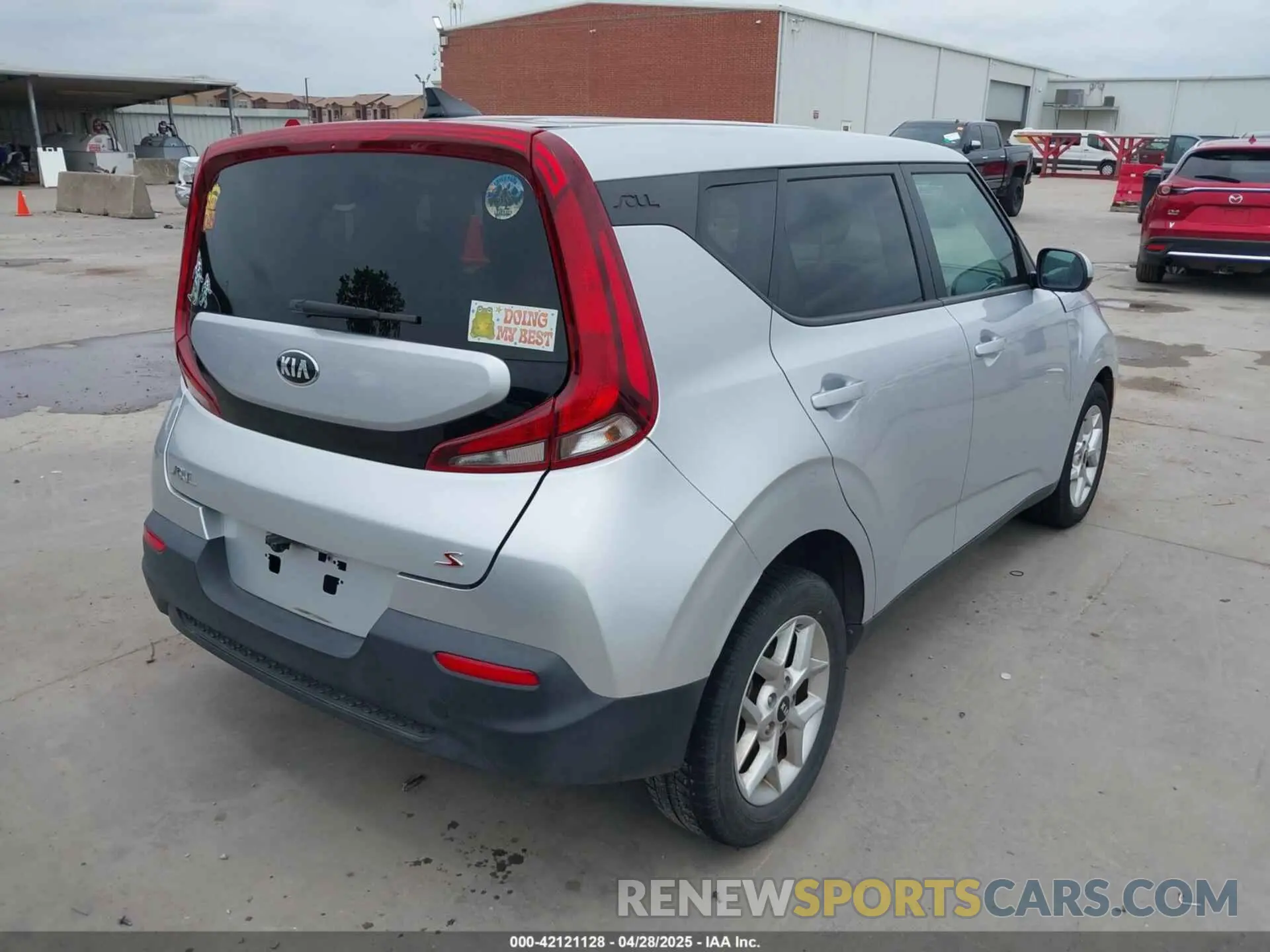 4 fotografías del automóvil dañado KNDJ23AU8L7054546 KIA SOUL 2020