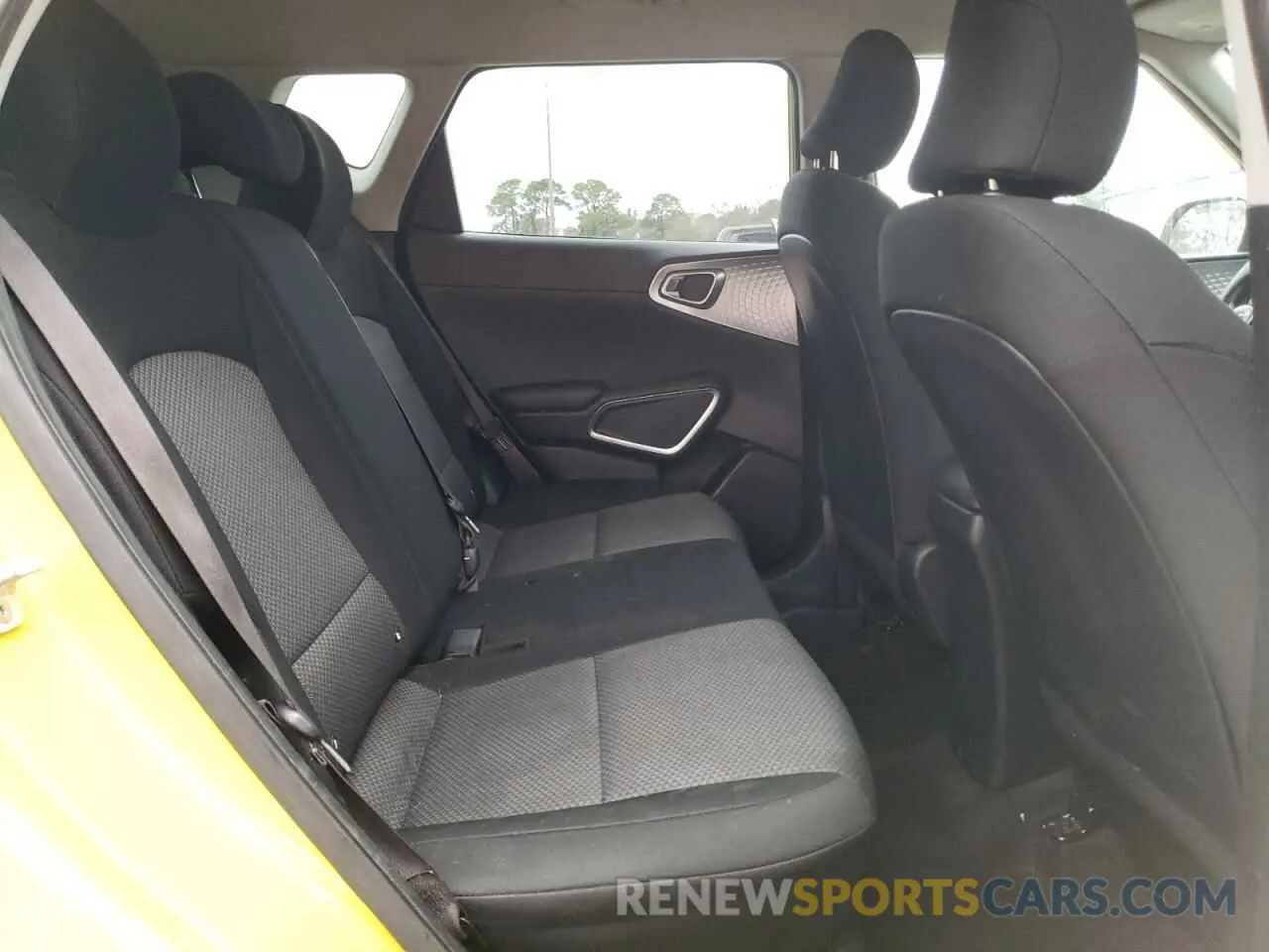 10 fotografías del automóvil dañado KNDJ23AU8L7064588 KIA SOUL 2020