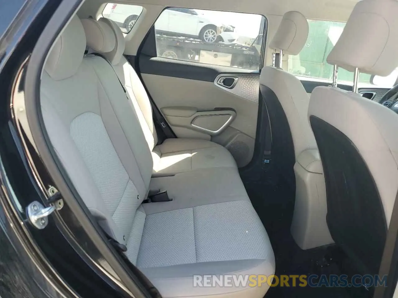 11 fotografías del automóvil dañado KNDJ23AU8L7071184 KIA SOUL 2020