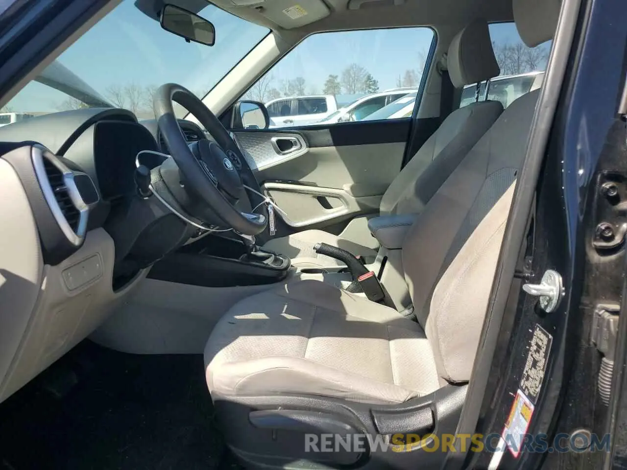 7 fotografías del automóvil dañado KNDJ23AU8L7071184 KIA SOUL 2020