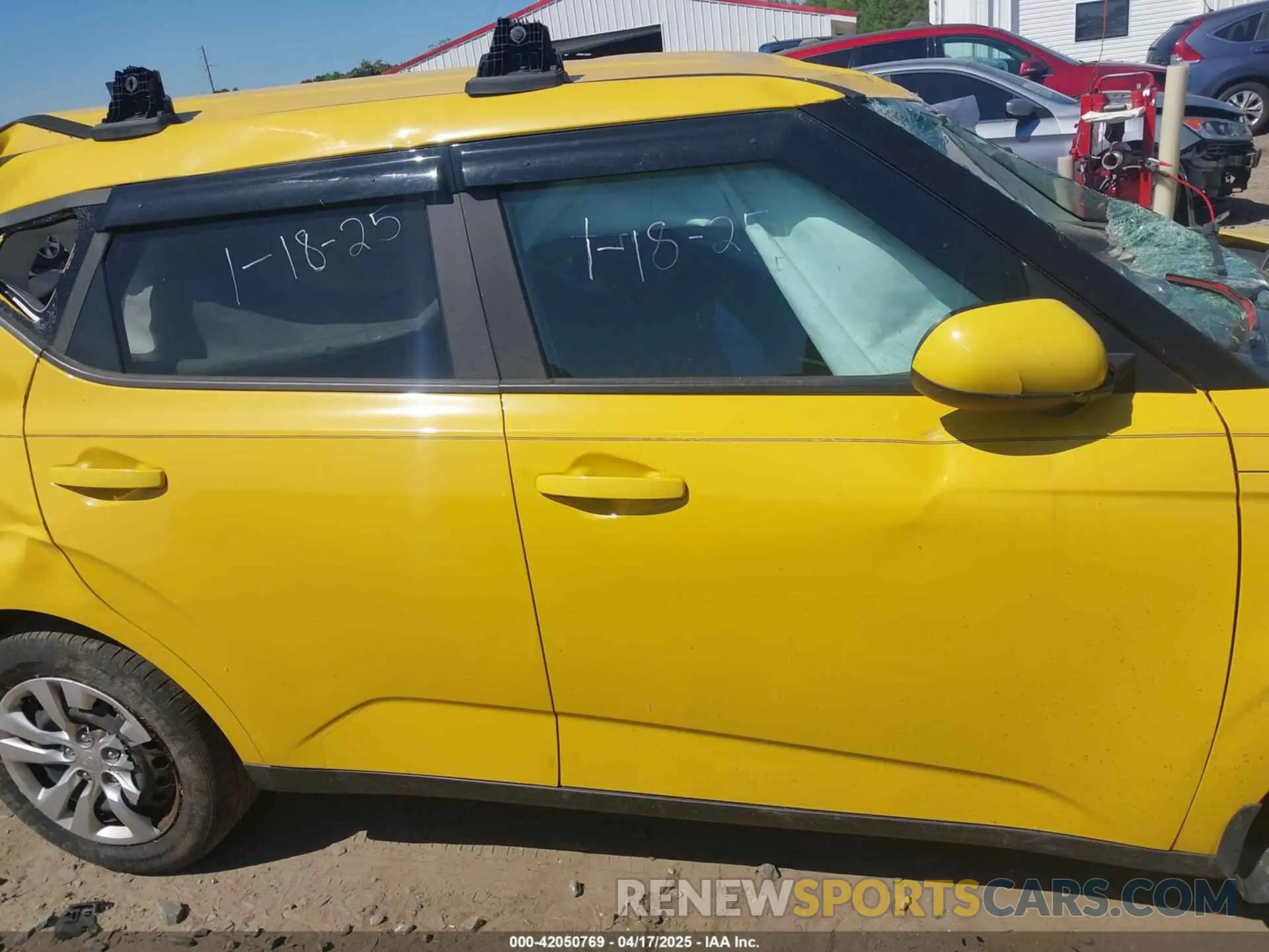 14 fotografías del automóvil dañado KNDJ23AU8L7077244 KIA SOUL 2020