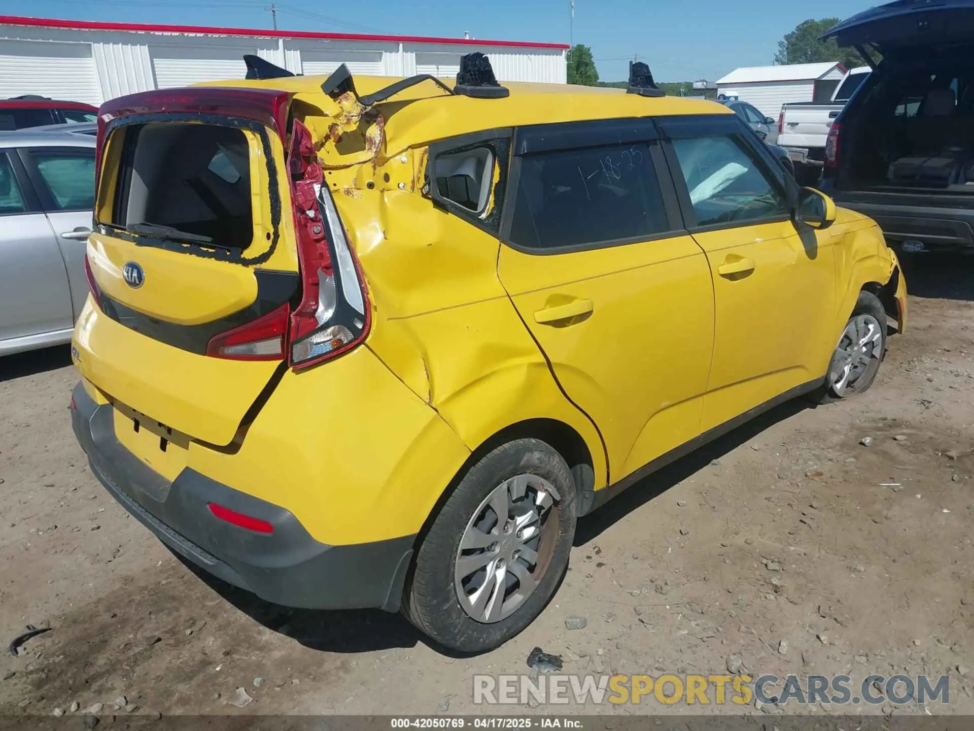 4 fotografías del automóvil dañado KNDJ23AU8L7077244 KIA SOUL 2020