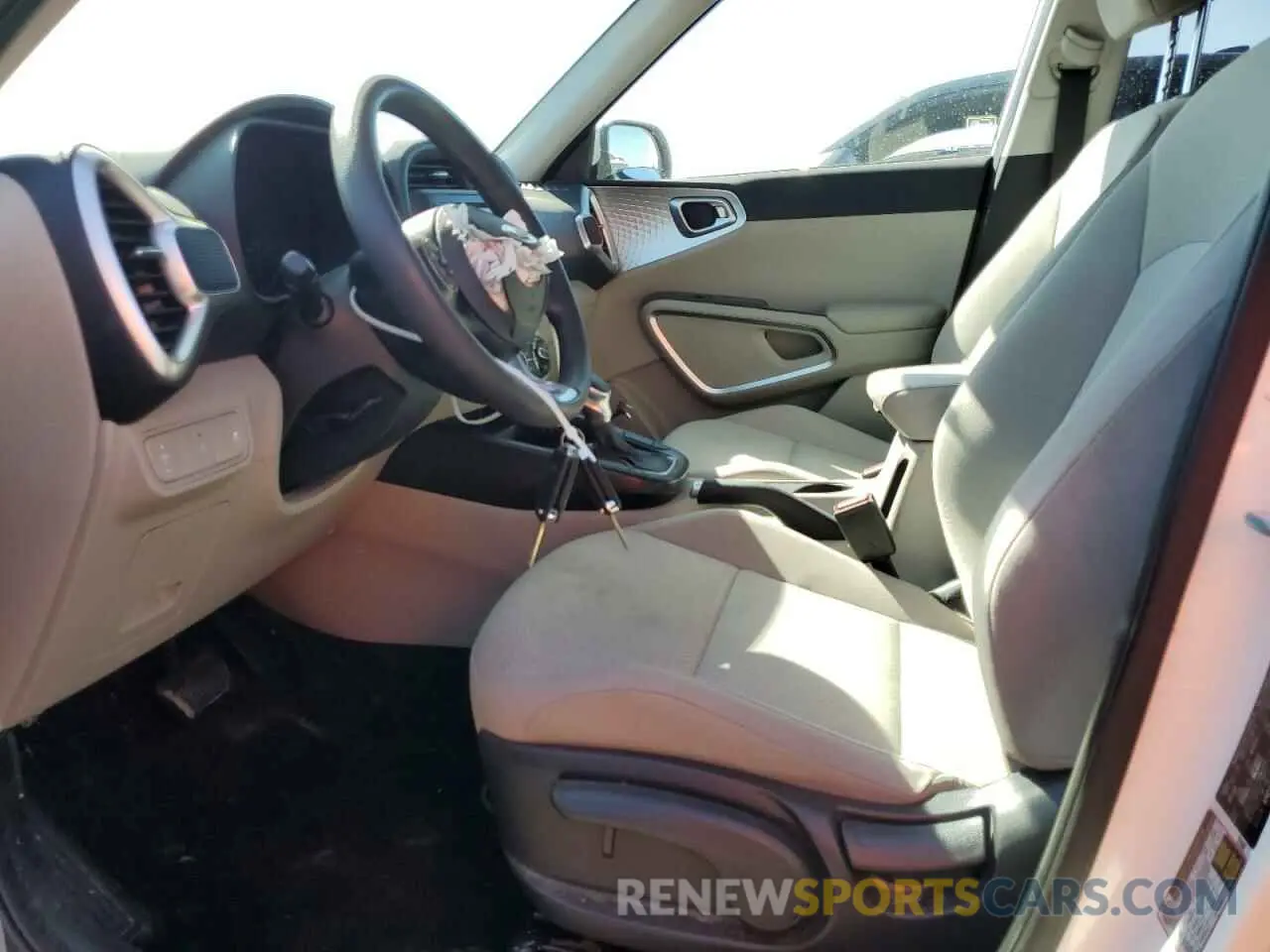 7 fotografías del automóvil dañado KNDJ23AU8L7701009 KIA SOUL 2020