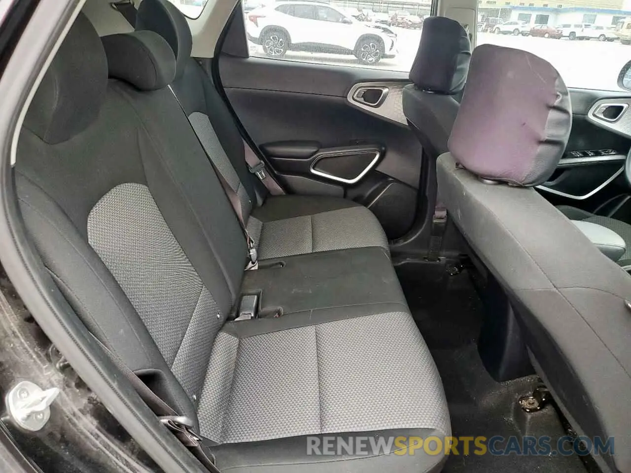11 fotografías del automóvil dañado KNDJ23AU8L7735659 KIA SOUL 2020