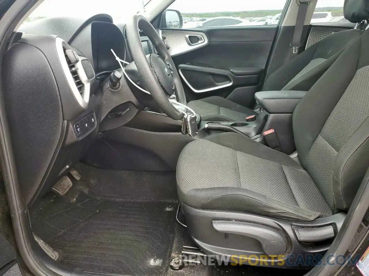 7 fotografías del automóvil dañado KNDJ23AU8L7735659 KIA SOUL 2020