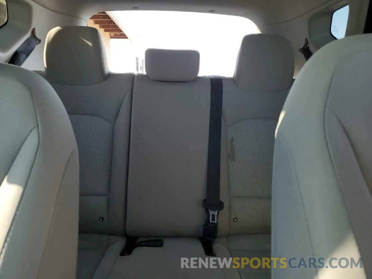 10 fotografías del automóvil dañado KNDJ23AU9L7036525 KIA SOUL 2020