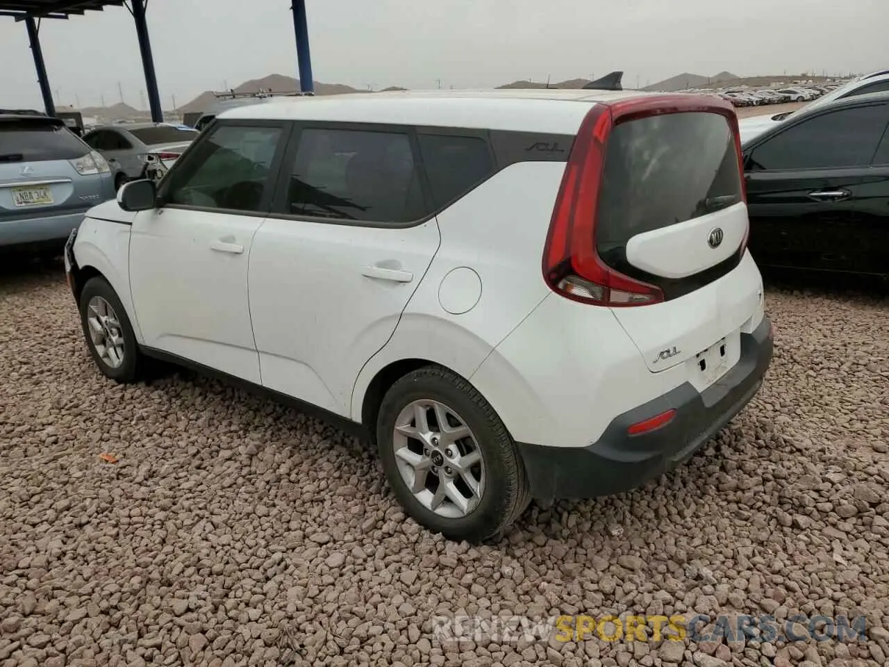 2 fotografías del automóvil dañado KNDJ23AU9L7062137 KIA SOUL 2020