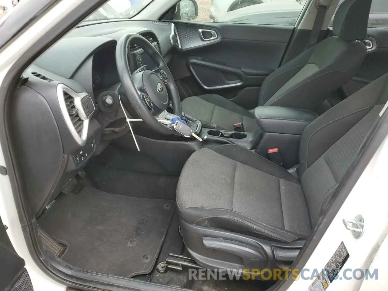 7 fotografías del automóvil dañado KNDJ23AU9L7062137 KIA SOUL 2020