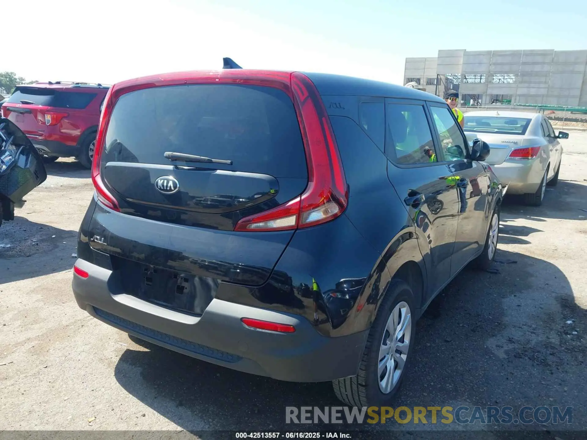 4 fotografías del automóvil dañado KNDJ23AU9L7067757 KIA SOUL 2020