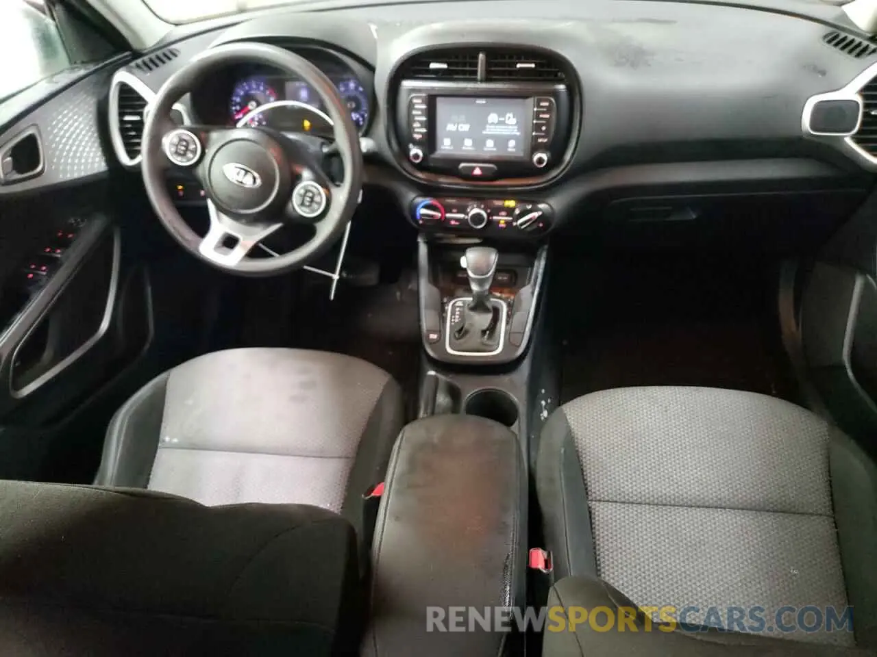 8 fotografías del automóvil dañado KNDJ23AU9L7083246 KIA SOUL 2020