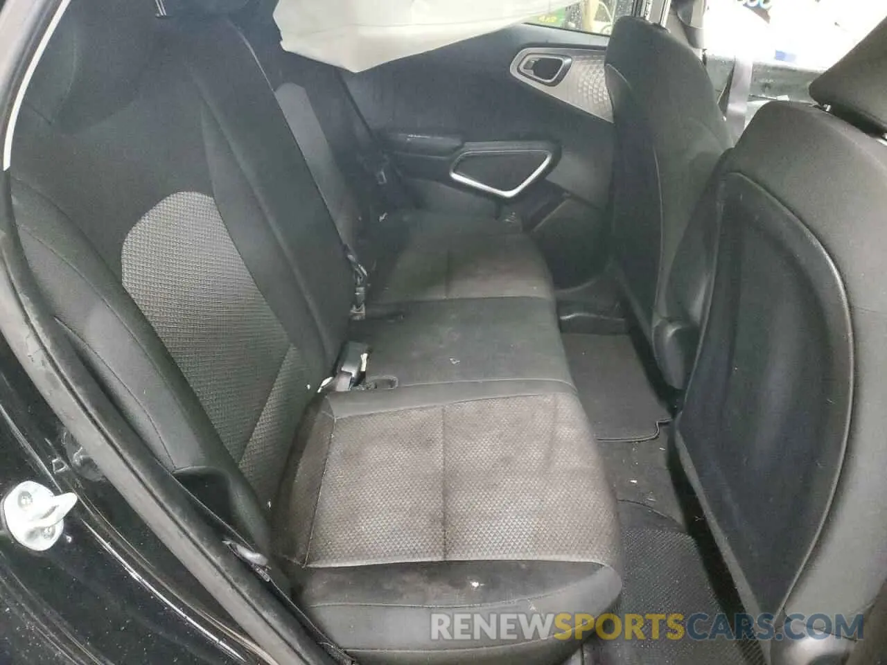 10 fotografías del automóvil dañado KNDJ23AU9L7705019 KIA SOUL 2020
