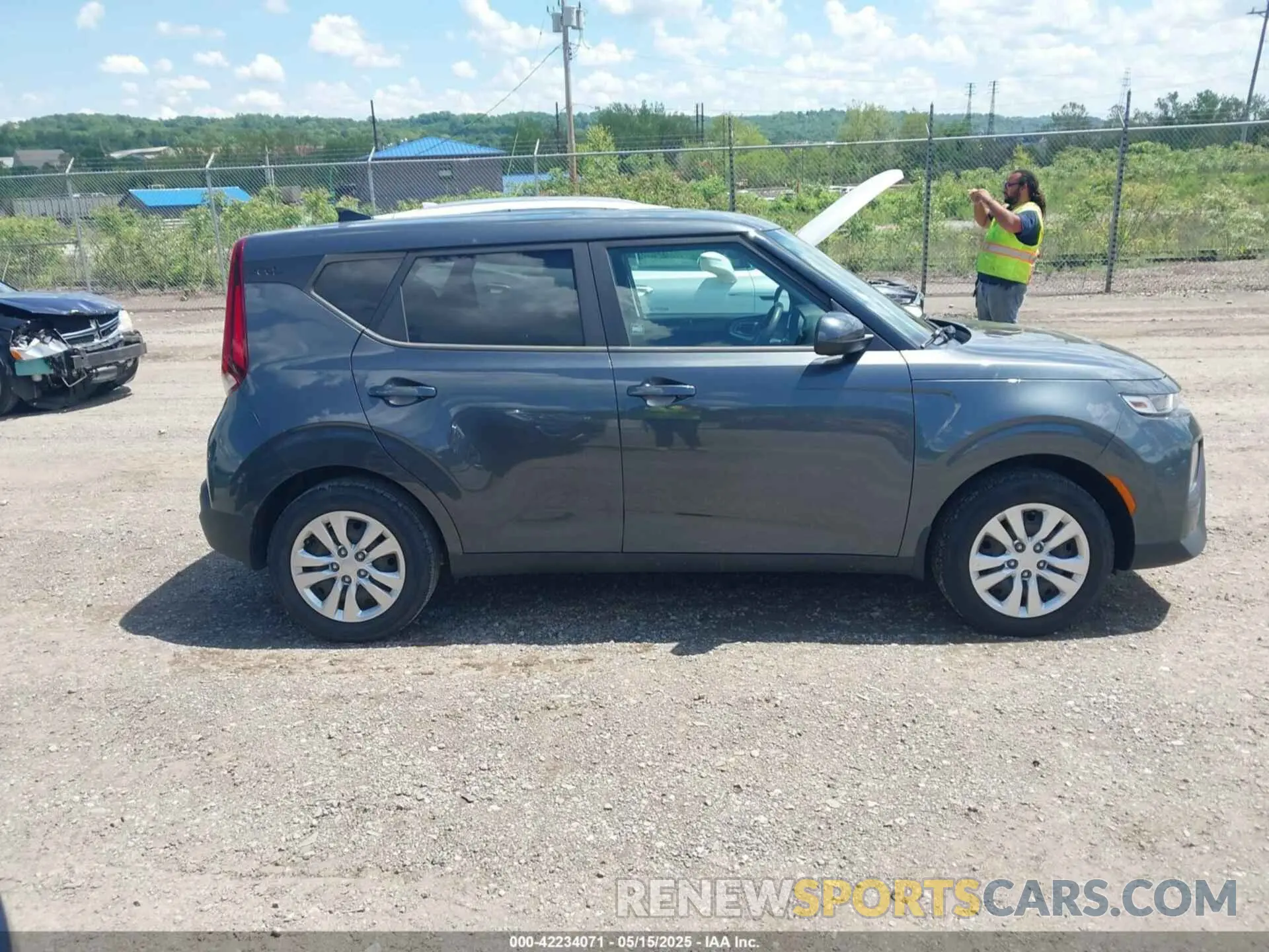 13 fotografías del automóvil dañado KNDJ23AU9L7727151 KIA SOUL 2020