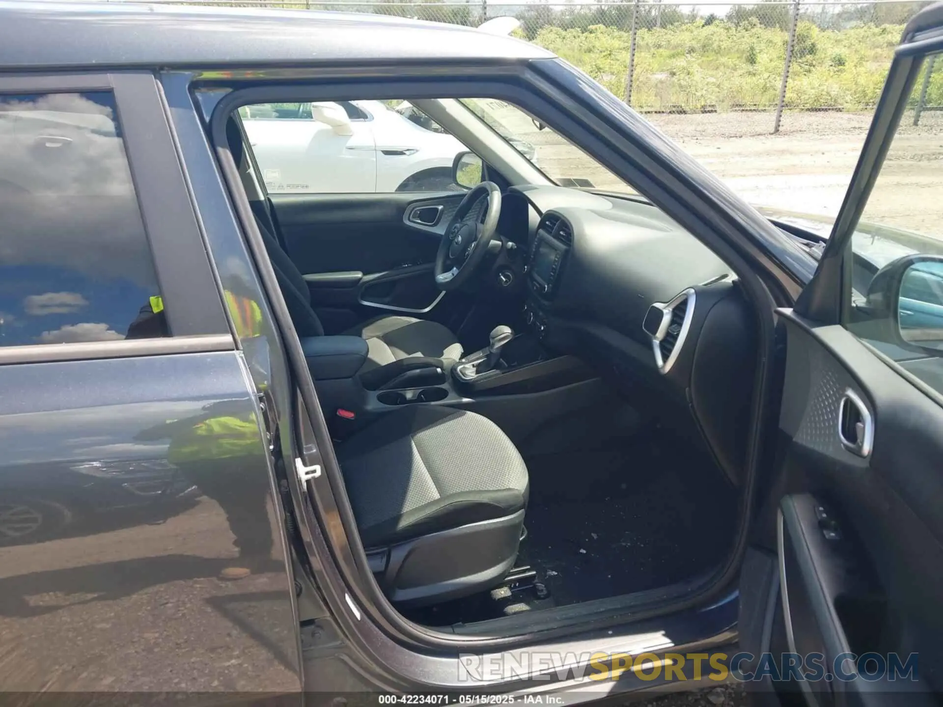 5 fotografías del automóvil dañado KNDJ23AU9L7727151 KIA SOUL 2020
