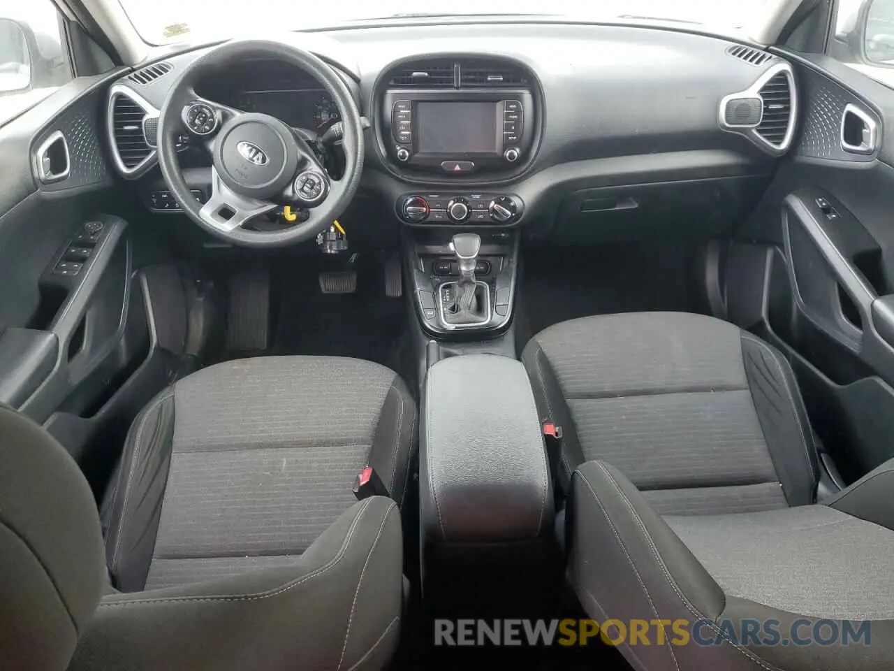 8 fotografías del automóvil dañado KNDJ23AUXL7010578 KIA SOUL 2020